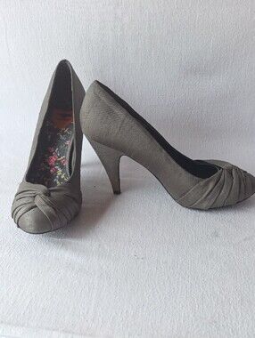 Rocket Dog Olive Green Knot-Front Pumps